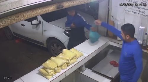 Em Macapá, bandido finaliza assalto à batedeira levando saco de açaí