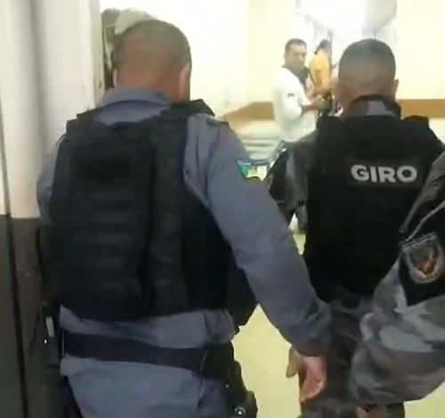 Vídeo mostra PM baleado chegando no HE de Macapá