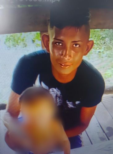 Pais imploram que acusado de feminicídio entregue criança; delegado pede ajuda à população