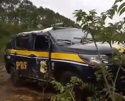 Acidente com viatura da PRF em Tartarugalzinho deixa dois policiais feridos