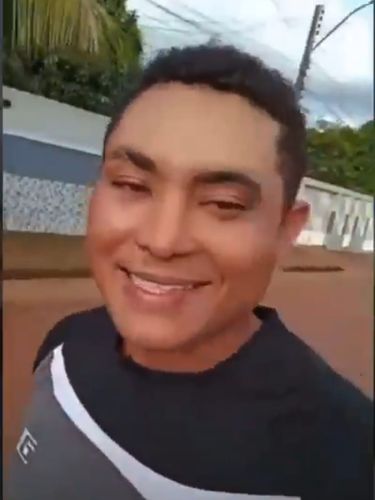 Após "trocação sincera" com PMs, homem pede que boné seja devolvido