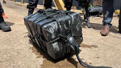 PF localiza droga plantada em casco de navio no Porto de Santana