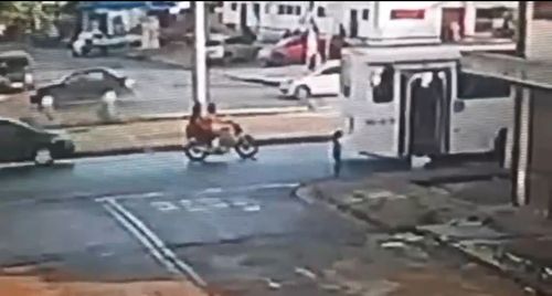 Macapá: passageira sofre queda enquanto ônibus ‘arranca’