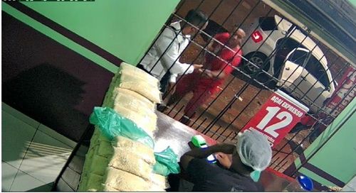 Macapá: Batedeira protegida por grades é assaltada no Novo Horizonte