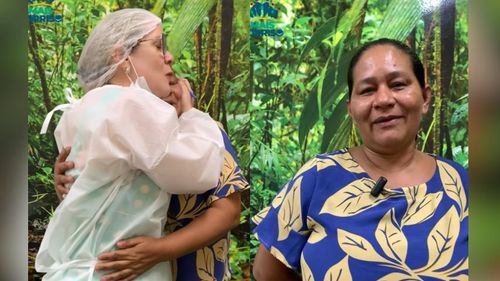 Saúde Bucal: Mulher se emociona ao receber nova prótese dentária