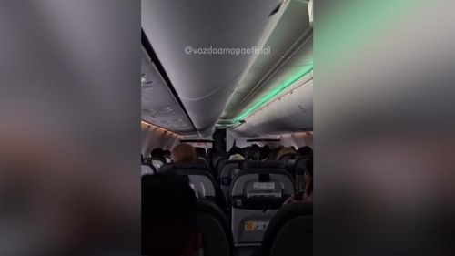 Merecido: Jogadores do Mazagão recebem homenagem em voo após avançarem às quartas de final da Copa do Brasil Sub-17