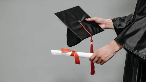 Indenização de R$ 5 mil: Justiça do Amapá condena faculdade por atrasar diploma em 6 anos