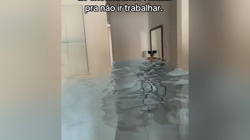 Atestado? Que nada!: Homem usa filtro de alagamento como desculpa para faltar ao trabalho