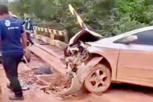 Impacto Violento: Dois carros ficam destruídos após colisão na zona rural de Santana; ninguém se feriu