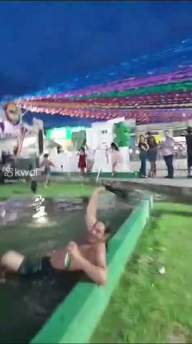 Relax: Homem tira onda e toma banho no chafariz do Mercado Central