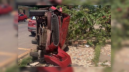 Acidente no centro de Macapá; Corpo de Bombeiros acionado para retirar vítima das ferragens
