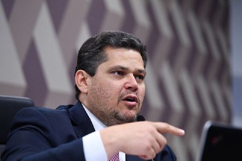 PDT se antecipa e oficializa apoio a candidatura de Davi Alcolumbre à presidência do Senado