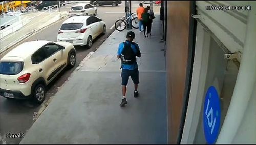 Sem suspeita: Deficiente físico aproveita descuido de lojista para "fazer a limpa