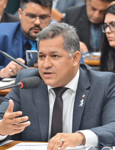 Deputado Malafaia convoca reunião com ministro por tarifa de energia