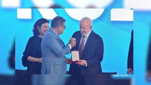 ”Honrado”, celebra Dorinaldo Malafaia, 1º deputado federal do Amapá a receber o Mérito Oswaldo Cruz