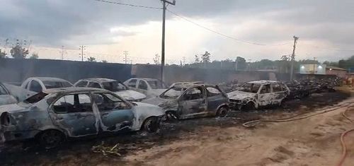  185 veículos pegam fogo no pátio do Detran, na Zona Oeste de Macapá