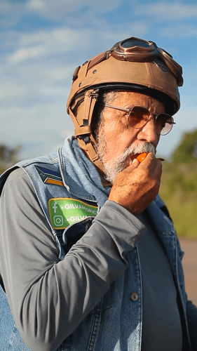  Ex-senador come pupunha e faz número 01 em superprodução