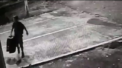 Papa-léguas: Em ação rápida, criminoso faz a limpa em centro cultural