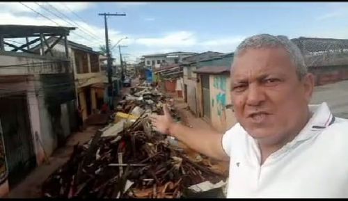 Rua de lixo assusta até os garis: "Vai sair do bolso da população", diz secretário