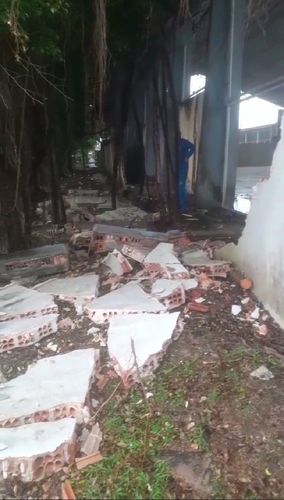 Perigo: Muro de escola estadual desaba e preocupa comunidade em Macapá