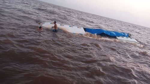 Barco afunda na baía de Macapá. Ninguém ficou ferido