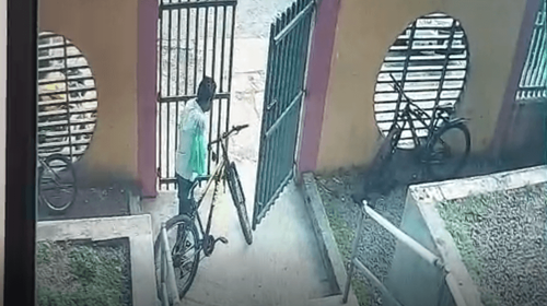 Macapá: Homem sem braço furta bicicleta de aluno na escola Augusto dos Anjos