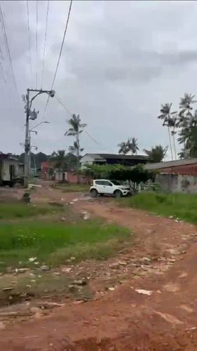 Moradores de Santana reclamam de rua que há 15 anos não recebe serviços públicos