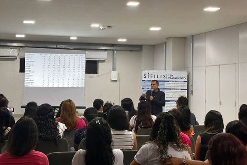 Para evitar casos graves de sífilis, profissionais de saúde são capacitados sobre diagnóstico e notificação