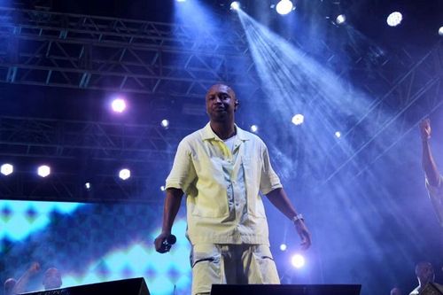 "Foi inesquecível! Vamos embora com o coração cheio de energia e gratidão", diz Thiaguinho