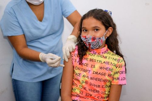Crianças de 10 a 14 anos podem tomar segunda dose da vacina contra a dengue em Macapá