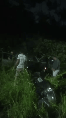 Carro desliza na pista e capota na via Expressa do Pantanal 