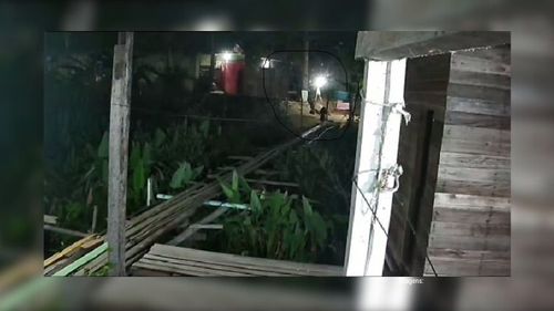 "Visage" aparece em ponte e chama atenção na internet