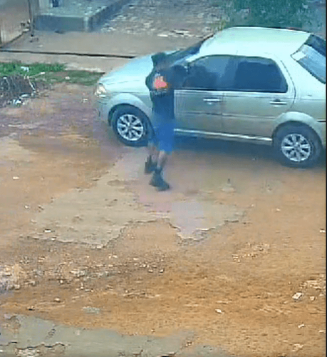 Macapá: Vítima de acidente quebra carro de motorista envolvido em ocorrência